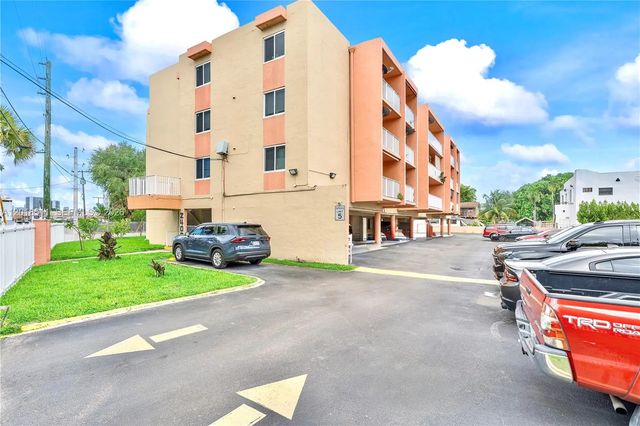 2400 Nw 16th St Road, Miami
