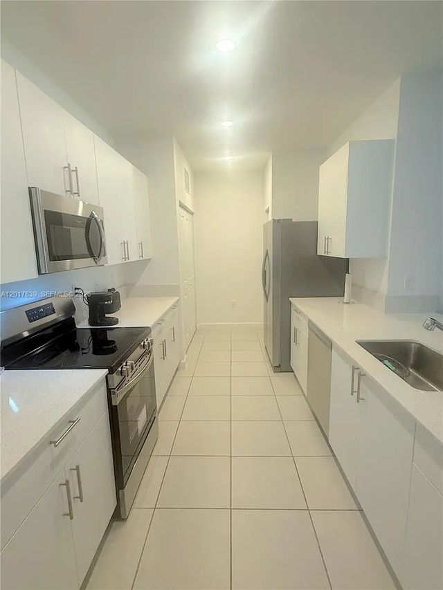 3 of 43 - 4941 Oakmont Drive #5838, Dania Beach, FL