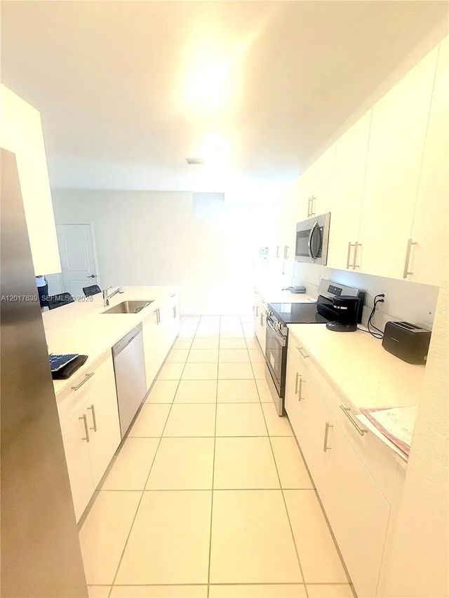 5 of 43 - 4941 Oakmont Drive #5838, Dania Beach, FL