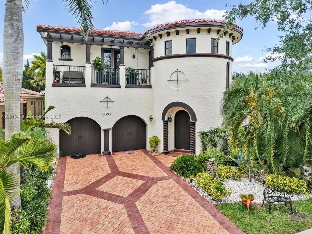 9587 Exbury Court, Parkland