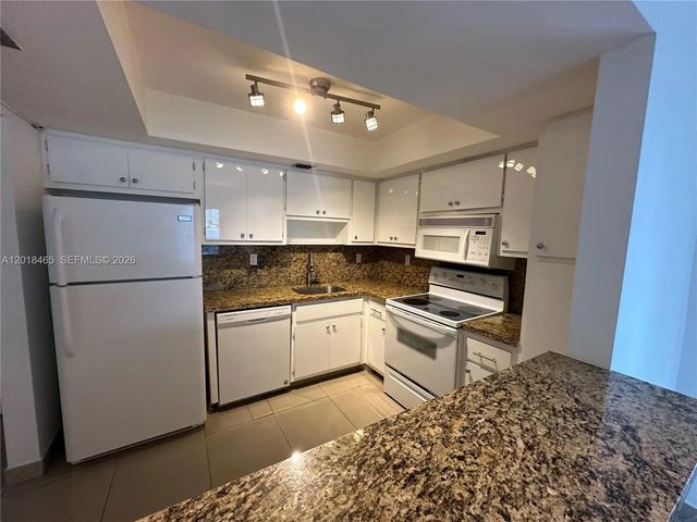 7118 Bonita Drive #305, Miami Beach