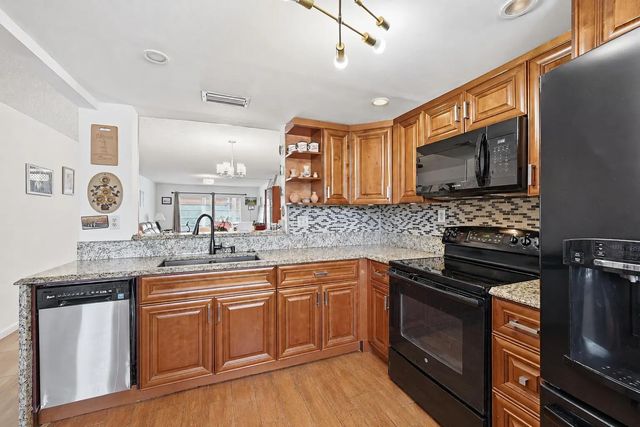 2 of 37 - 3005 Portofino Isle #m2, Coconut Creek, FL