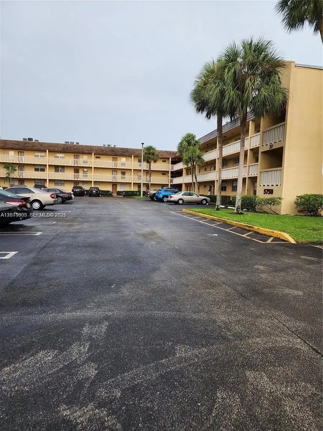 5750 Nw 64th Avenue #303, Tamarac