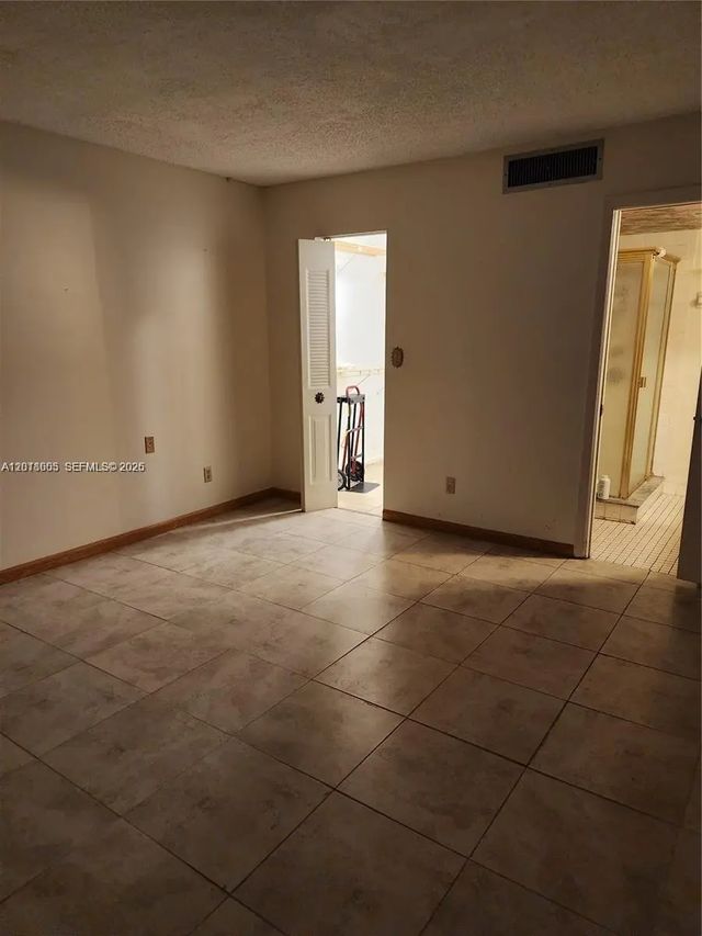 4 of 10 - 5750 Nw 64th Avenue #303, Tamarac, FL