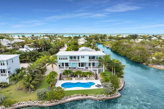 17387 Dolphin Street E, Sugarloaf Key