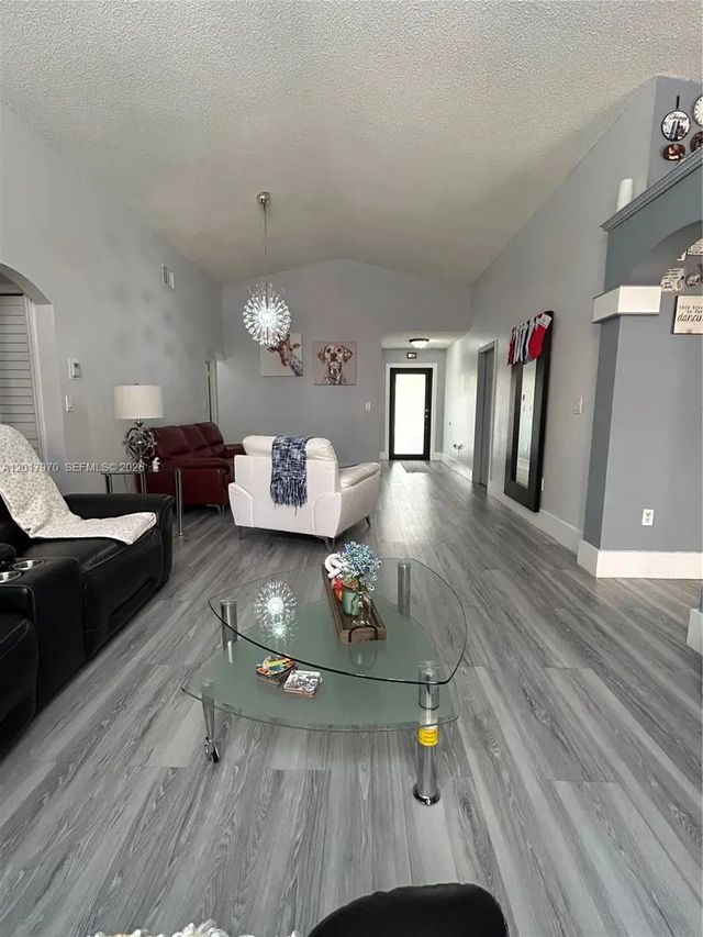 3 of 23 - 15823 Sw 82nd Street, Miami, FL