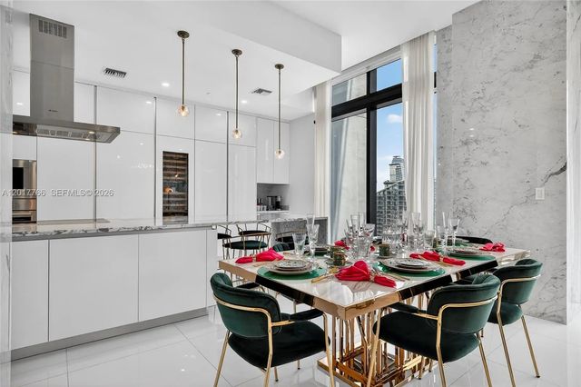 5 of 58 - 88 Sw 7th Street #ph4202, Miami, FL