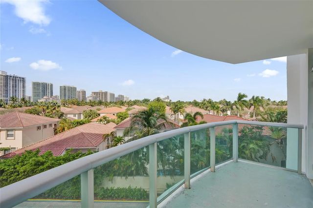 4 of 60 - 19370 Collins Avenue #426, Sunny Isles Beach, FL