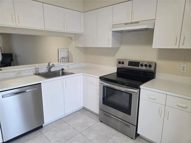 2 of 18 - 47 Simonton Circle, Weston, FL