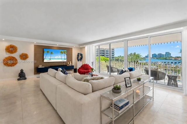 3 Grove Isle Drive #c410, Miami