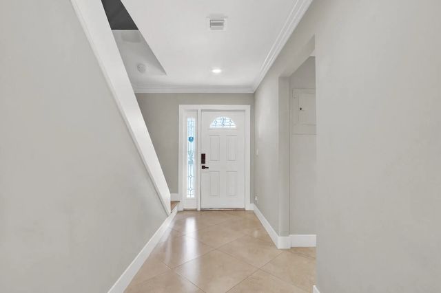 4 of 51 - 611 Ne 12th Terrace #1, Boynton Beach, FL