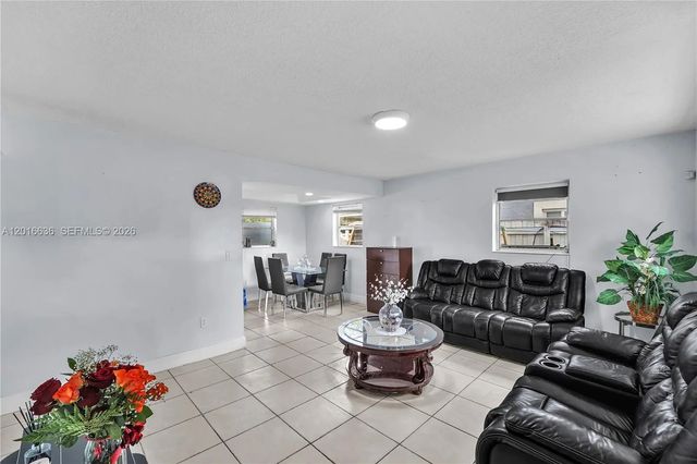 5 of 17 - 900 N 70th Avenue, Hollywood, FL
