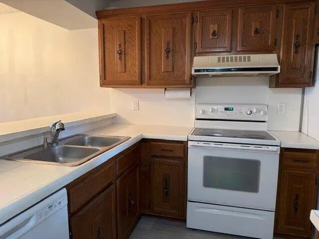 3 of 23 - 6021 Coral Lake Drive #209, Margate, FL