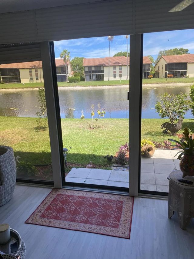 10271 N Circle Lake Drive, Boynton Beach