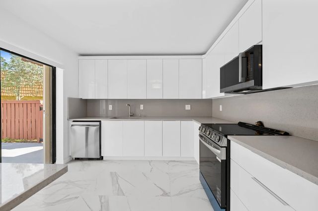 3 of 26 - 2962 Sw 12th Street, Deerfield Beach, FL