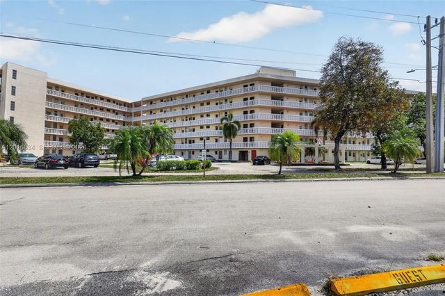 2905 Point East Drive #l311, Aventura