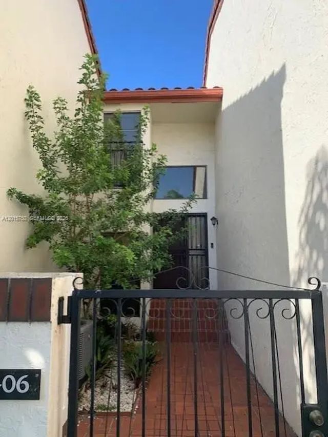 3 of 17 - 341 Ives Dairy Road #341-06, Miami, FL