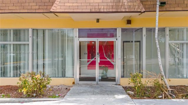 4 of 6 - 3740 W Broward Boulevard, Plantation, FL
