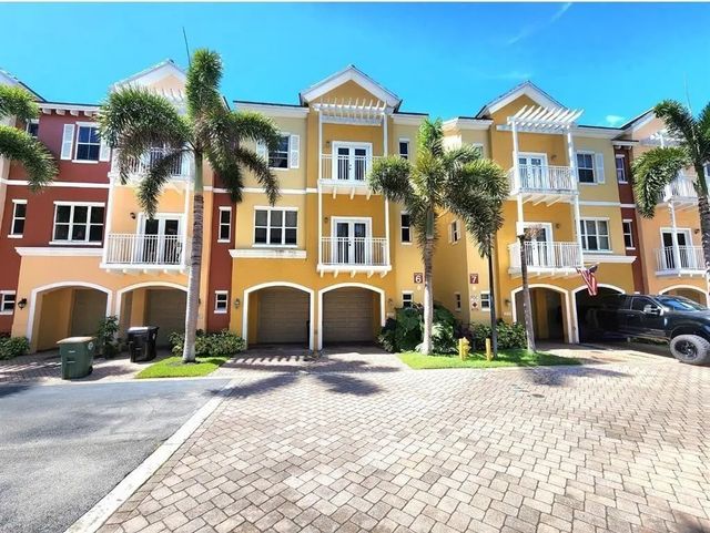 2317 Vintage Drive, Lighthouse Point