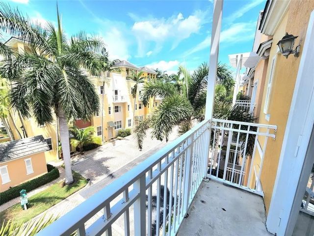2 of 30 - 2317 Vintage Drive, Lighthouse Point, FL