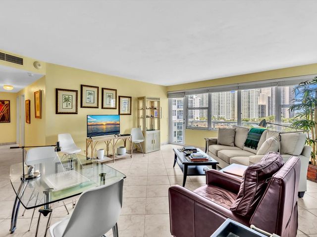 5 of 47 - 3300 Ne 36th Street #721, Fort Lauderdale, FL