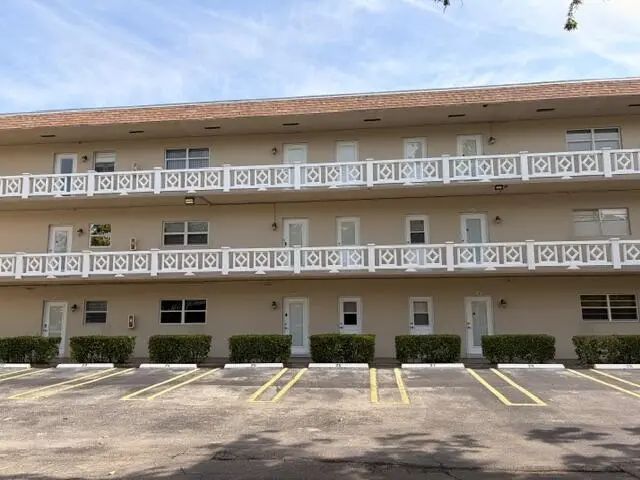 2 of 70 - 5103 Nw 35th Street #401, Lauderdale Lakes, FL