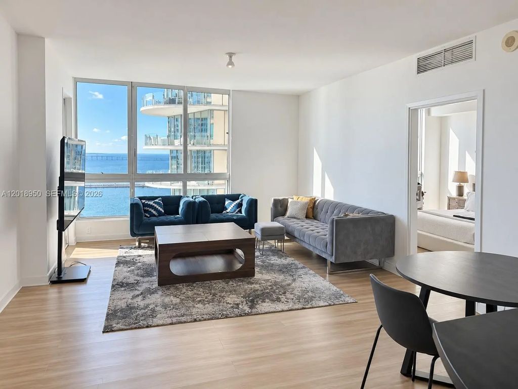 300 S Biscayne Boulevard #t-1606, Miami