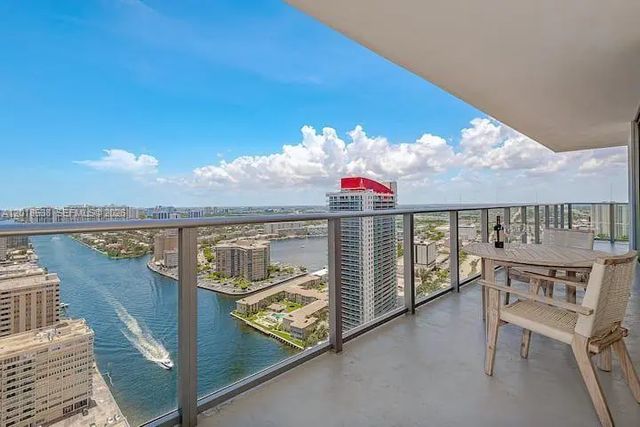 5 of 32 - 4010 S Ocean Drive #r2708, Hollywood, FL