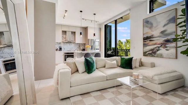 4 of 31 - 1030 15th Street #201, Miami Beach, FL