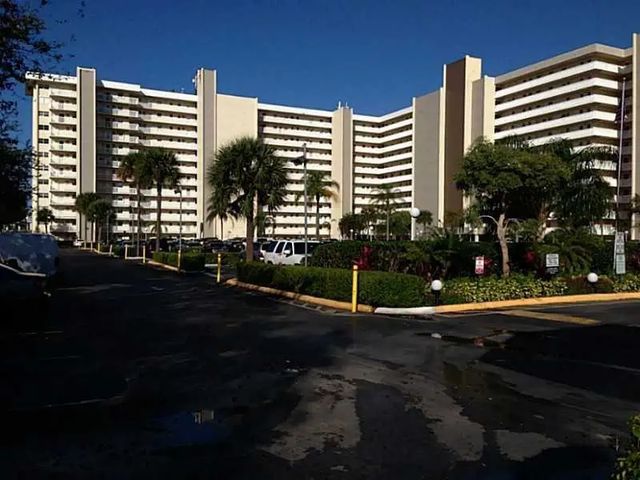 5 of 12 - 801 S Federal Highway #901, Pompano Beach, FL