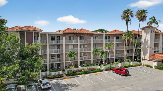 6193 Pointe Regal Circle #402, Delray Beach
