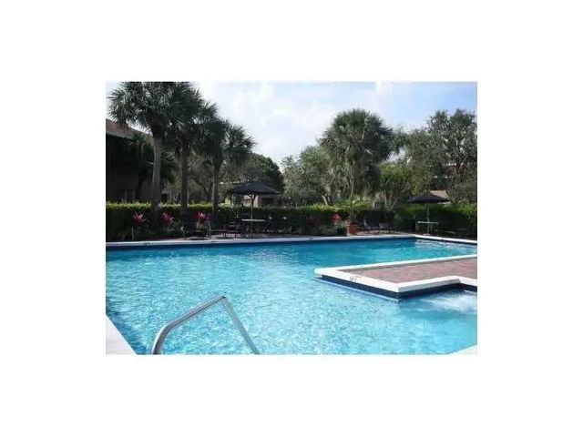 4 of 12 - 2445 Sw 18th Terrace #205, Fort Lauderdale, FL