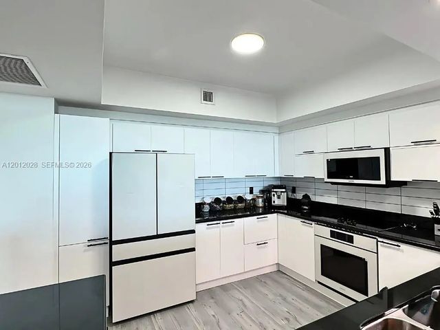 14951 Royal Oaks Lane #1708, North Miami