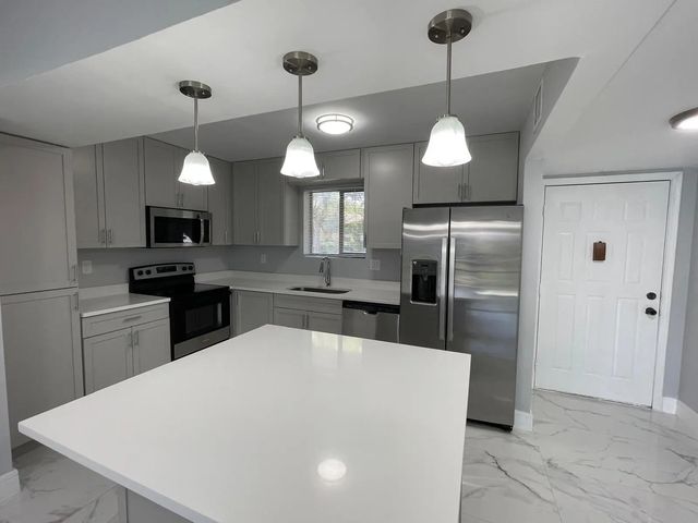 9509 Sw 1st Court, Coral Springs