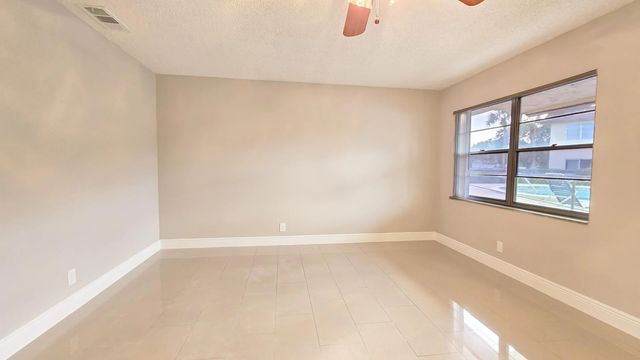 5 of 25 - 416 Lakeside Drive #129, Margate, FL
