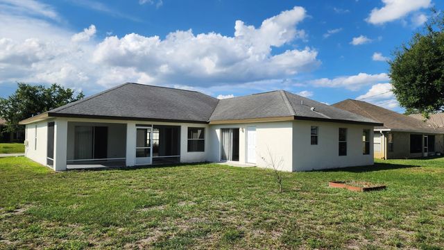 3 of 21 - 474 Sw Namoit Place, Port St. Lucie, FL