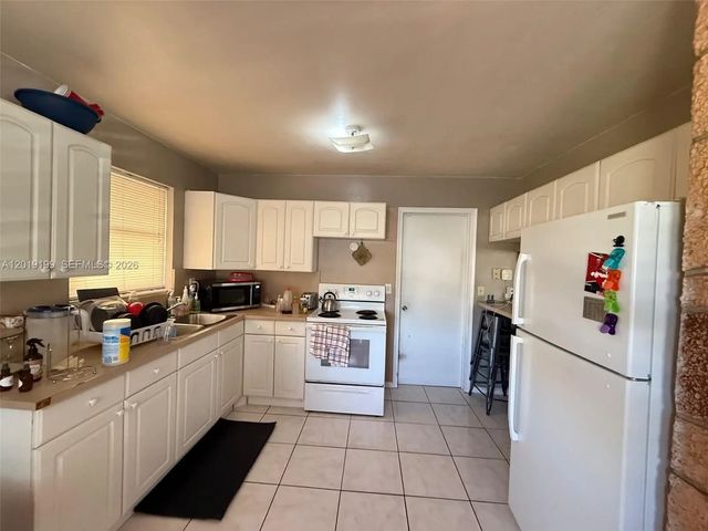 2 of 7 - 628 Nw 3rd Court, Hallandale Beach, FL