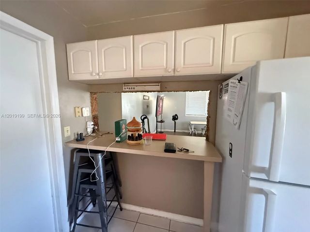 3 of 7 - 628 Nw 3rd Court, Hallandale Beach, FL