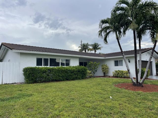 3 of 49 - 2910 Ne 40th Court, Lighthouse Point, FL