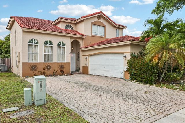 405 E Royal Cove Circle, Davie