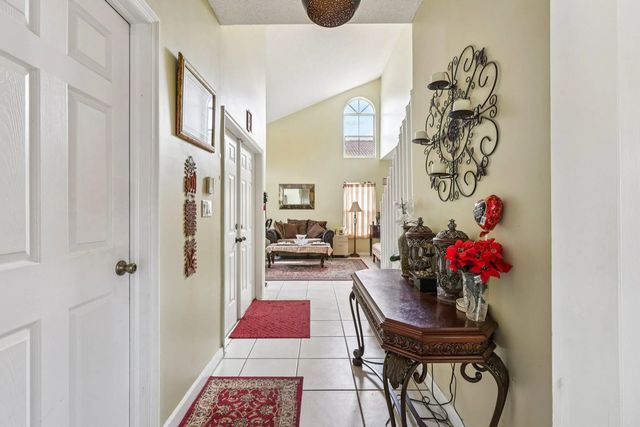 4 of 40 - 405 E Royal Cove Circle, Davie, FL
