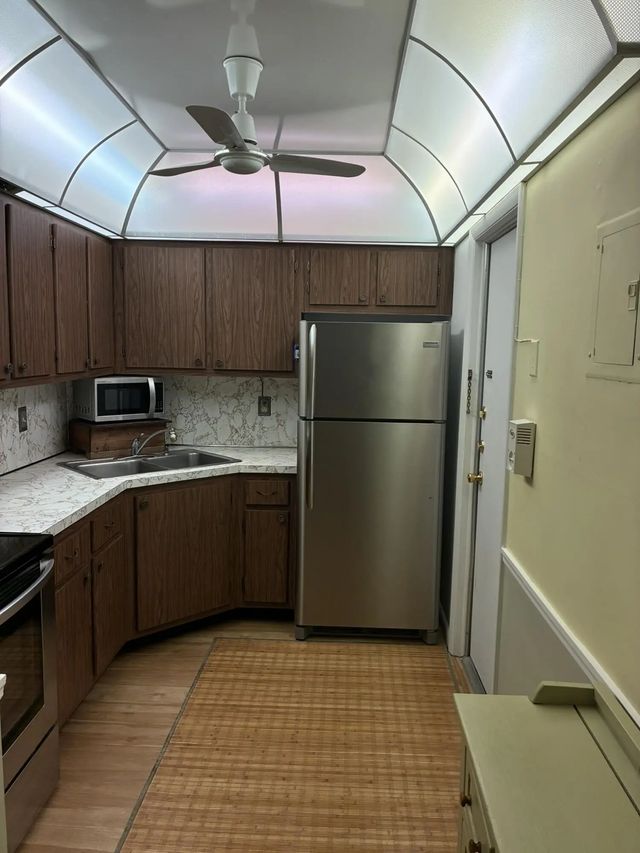 4 of 22 - 659 W Oakland Park Boulevard #204-c, Oakland Park, FL