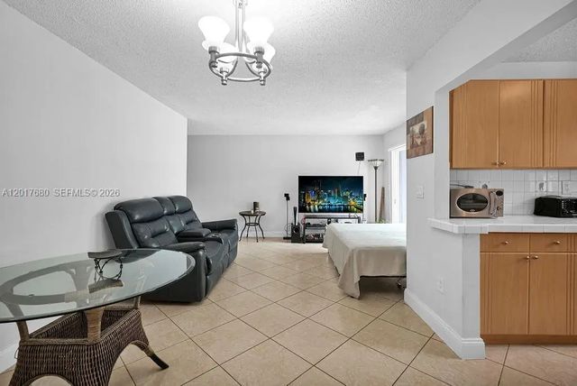 2 of 42 - 2920 Sw 28th Terrace #207, Miami, FL