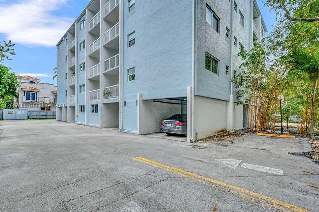 5 of 42 - 2920 Sw 28th Terrace #207, Miami, FL