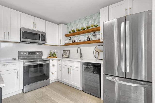 5808 Se Riverboat Drive #304, Stuart