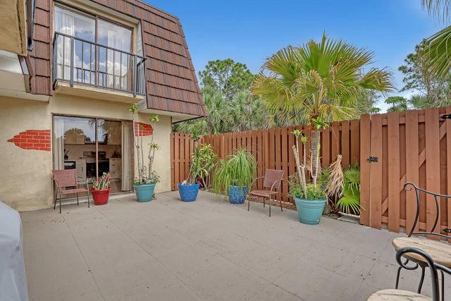 5 of 36 - 5808 Se Riverboat Drive #304, Stuart, FL