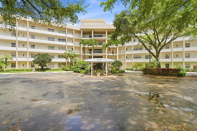 2 of 24 - 3800 Oaks Clubhouse Drive #410, Pompano Beach, FL