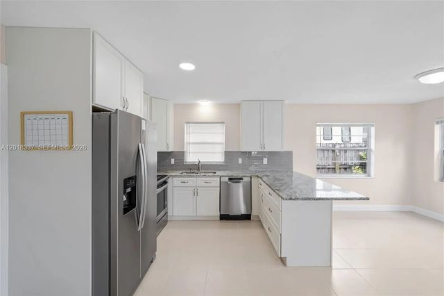 5 of 20 - 429 Avenida Hermosa, West Palm Beach, FL