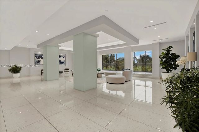 4 of 28 - 20335 W Country Club Drive #1608, Aventura, FL