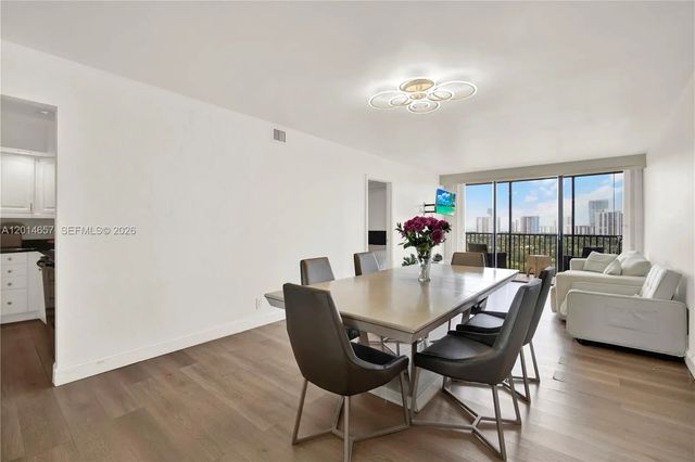 5 of 28 - 20335 W Country Club Drive #1608, Aventura, FL